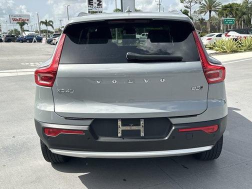 2024 Volvo XC40 B5 Core