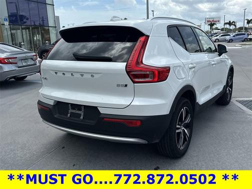 2024 Volvo XC40 B5 Core