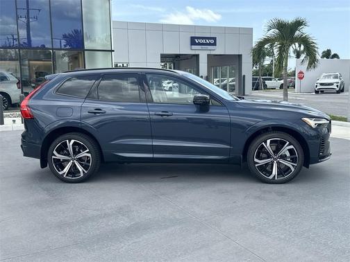 2025 Volvo XC60 Plug-In Hybrid T8 Ultra
