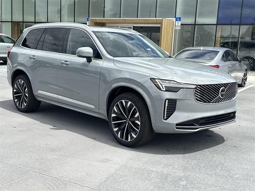 2025 Volvo XC90 B6 Plus 7-Seater