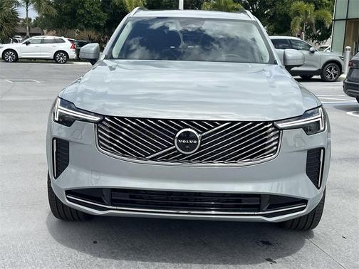 2025 Volvo XC90 B6 Plus 7-Seater