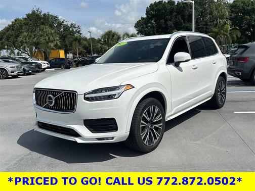 2022 Volvo XC90 T5 Momentum 7 Passenger