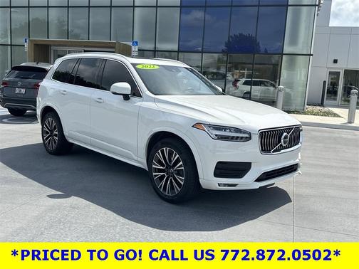 2022 Volvo XC90 T5 Momentum 7 Passenger
