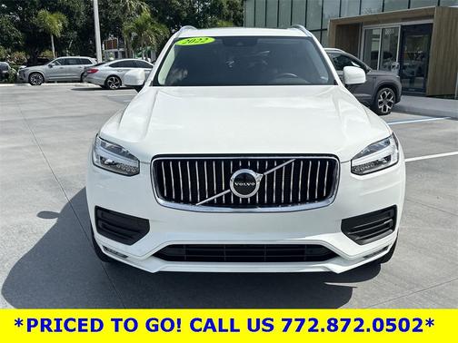 2022 Volvo XC90 T5 Momentum 7 Passenger