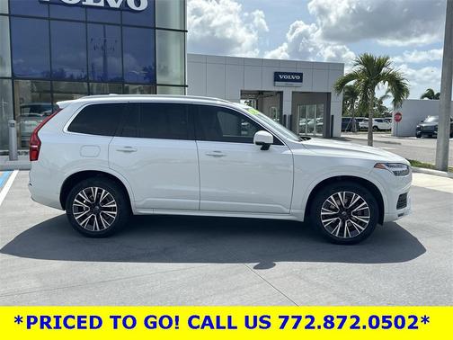 2022 Volvo XC90 T5 Momentum 7 Passenger