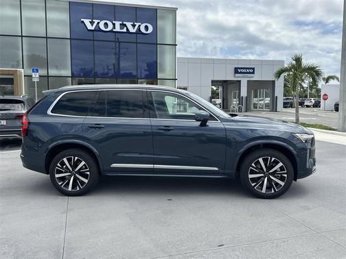 2025 Volvo XC90 Plug-In Hybrid T8 Core 7-Seater