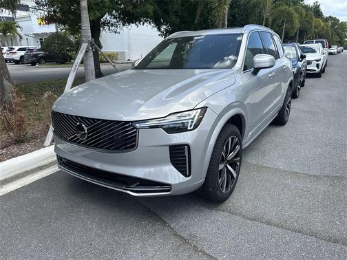 2025 Volvo XC90 B5 Core