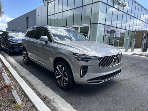 2025 Volvo XC90 B5 Core