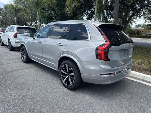 2025 Volvo XC90 B5 Core
