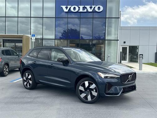 2025 Volvo XC60 Plug-In Hybrid T8 Plus