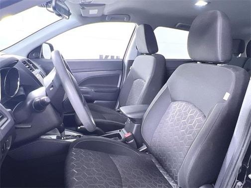 Photo 3 of 15 of 2022 Mitsubishi Outlander Sport 2.0 S