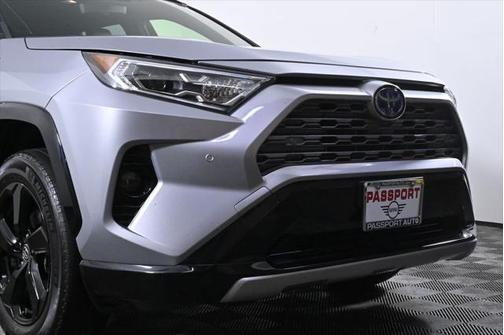 2020 Toyota RAV4 Hybrid SE
