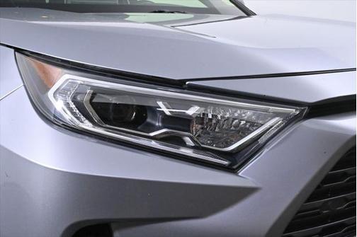 2020 Toyota RAV4 Hybrid SE