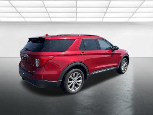 Rapid Red Metallic Tinted Clearcoat 2020 Ford Explorer XLT