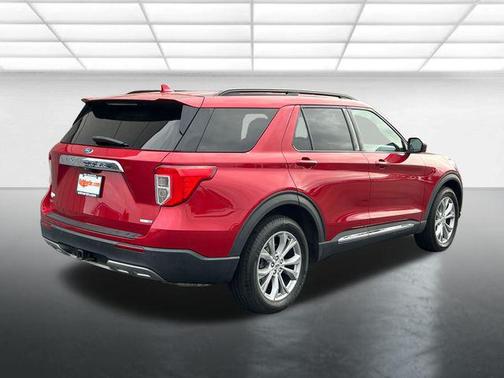 Rapid Red Metallic Tinted Clearcoat 2020 Ford Explorer XLT