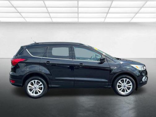 Black Metallic 2019 Ford Escape SEL