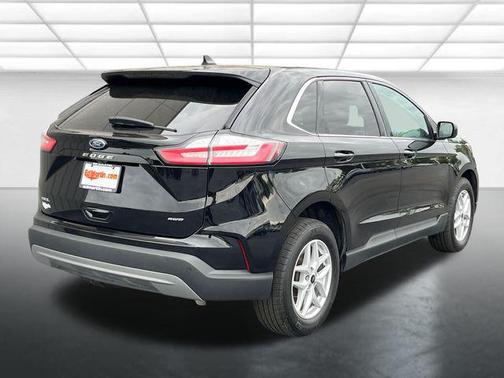 Agate Black Metallic 2024 Ford Edge SEL
