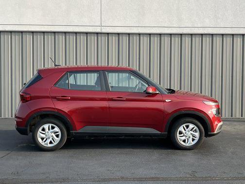 2024 Hyundai VENUE SE