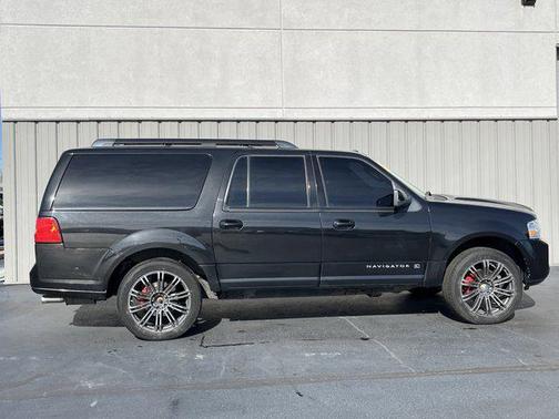 2013 Lincoln Navigator Base