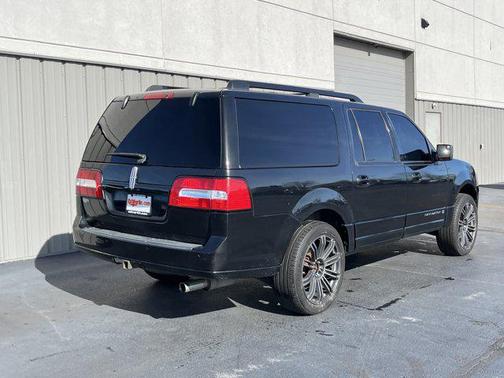 2013 Lincoln Navigator Base