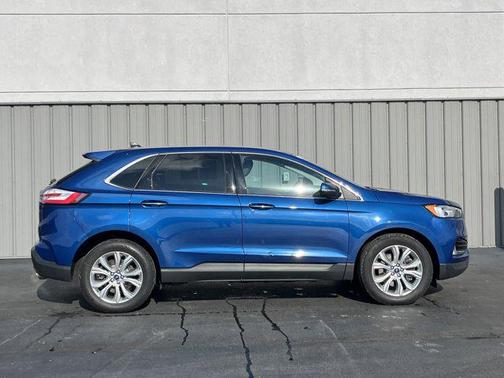2021 Ford Edge Titanium