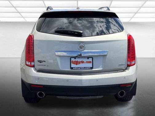 Silver Coast Metallic 2014 Cadillac SRX Luxury Collection