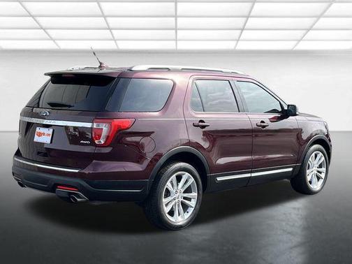 Burgundy 2018 Ford Explorer XLT