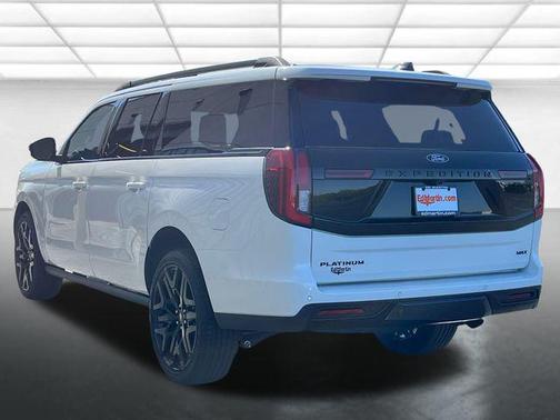 Star White Metallic Tri-Coat 2026 Ford Expedition Max Platinum