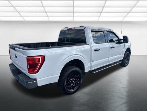Oxford White 2021 Ford F-150 XLT
