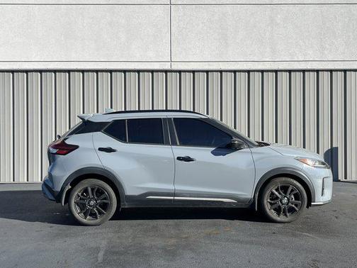 2021 Nissan Kicks SR