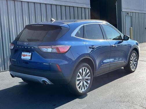 2022 Ford Escape Titanium