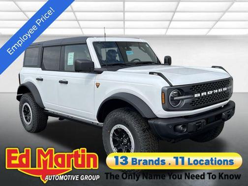 Oxford White 2026 Ford Bronco Badlands
