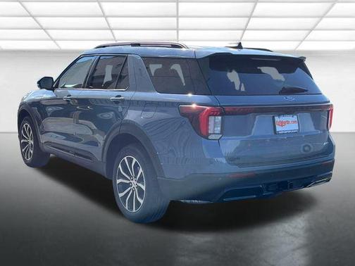 Vapor Blue Metallic 2026 Ford Explorer ST-Line