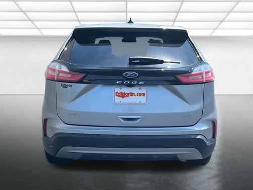 Iconic Silver Metallic 2022 Ford Edge SEL