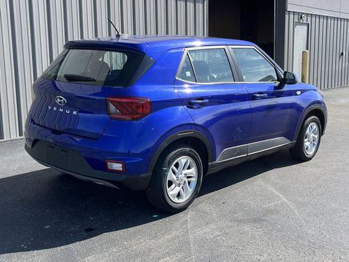 2024 Hyundai VENUE SE