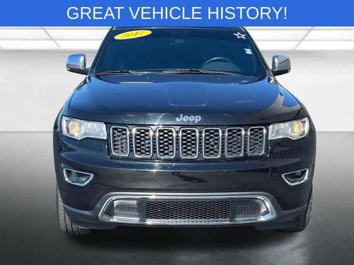 Diamond Black Crystal Pearlcoat 2017 Jeep Grand Cherokee Limited