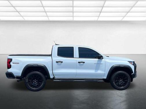Summit White 2023 Chevrolet Colorado Trail Boss