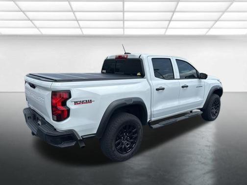 Summit White 2023 Chevrolet Colorado Trail Boss