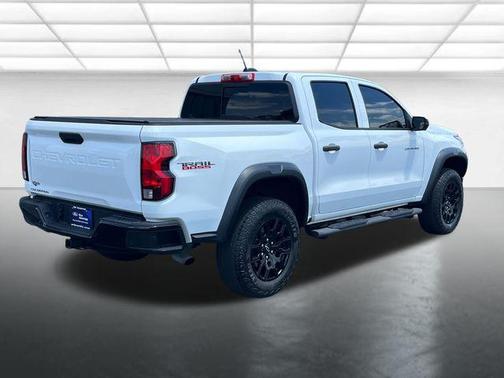 Summit White 2023 Chevrolet Colorado Trail Boss