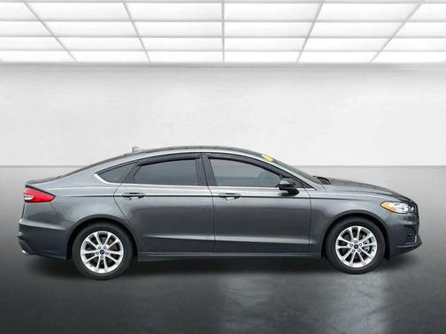 Magnetic Metallic 2019 Ford Fusion SE