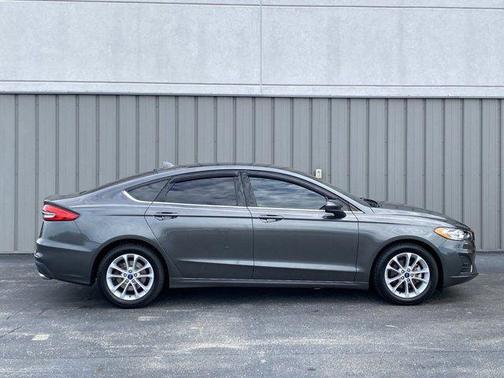 Magnetic Metallic 2019 Ford Fusion SE