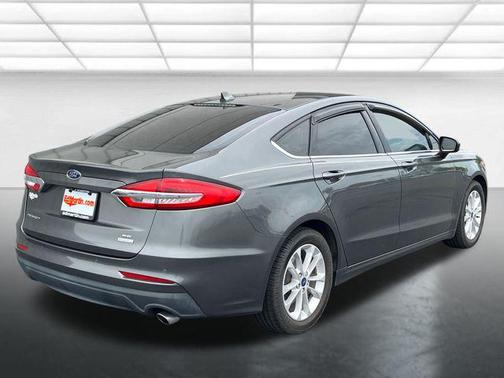 Magnetic Metallic 2019 Ford Fusion SE
