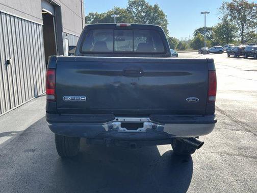 2006 Ford F-350 XL Crew Cab