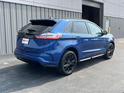 2022 Ford Edge SE