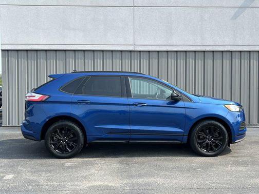 2022 Ford Edge SE
