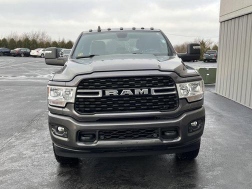 2024 RAM 3500 Big Horn Crew Cab 4x4 8' Box