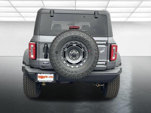 Carbonized Gray Metallic 2025 Ford Bronco Badlands