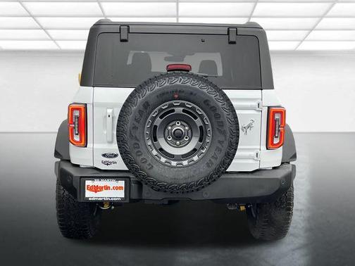 Oxford White 2025 Ford Bronco Outer Banks