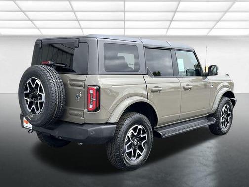 Marsh Gray 2025 Ford Bronco Outer Banks