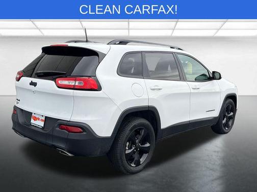 Bright White Clearcoat 2016 Jeep Cherokee Altitude